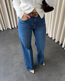 Karol Straight Jean J4044